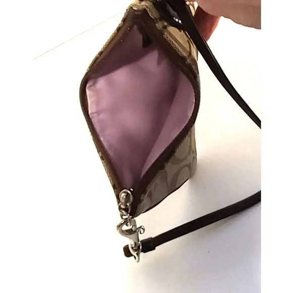 COACH SIGNATURE C CANVAS WRISTLET BROWN TAN STAGECOACH COACH LOGO - Picture 6 of 6